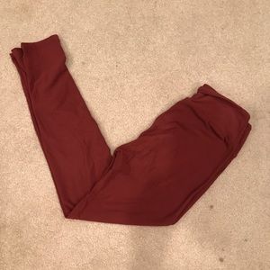 LuLaRoe maroon OS solid leggings